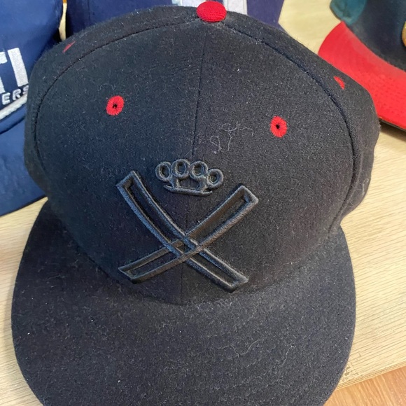 Dusty Snapbacks and Fitteds (6) - Picture 9 of 12